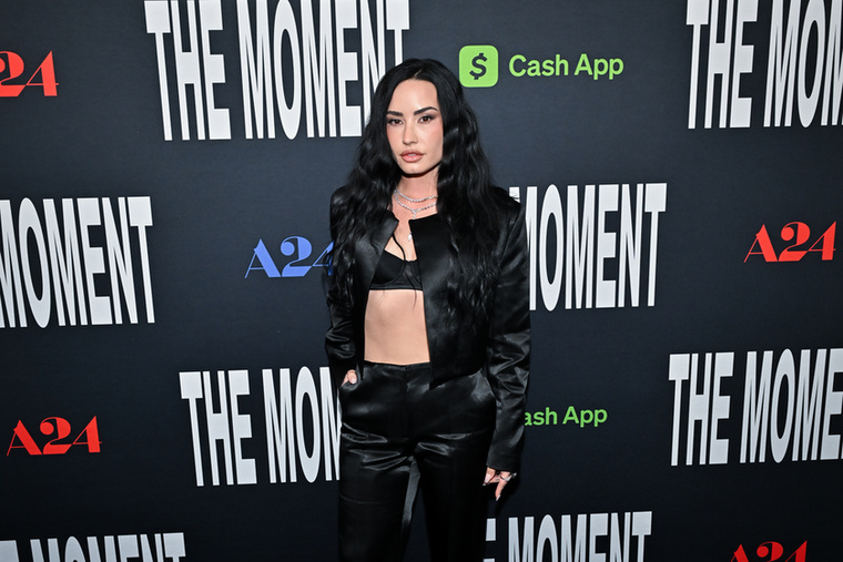 Demi LovatoDemi Lovato nem csak hisz a földönkívüliekben, sorozatot is készített a témáról