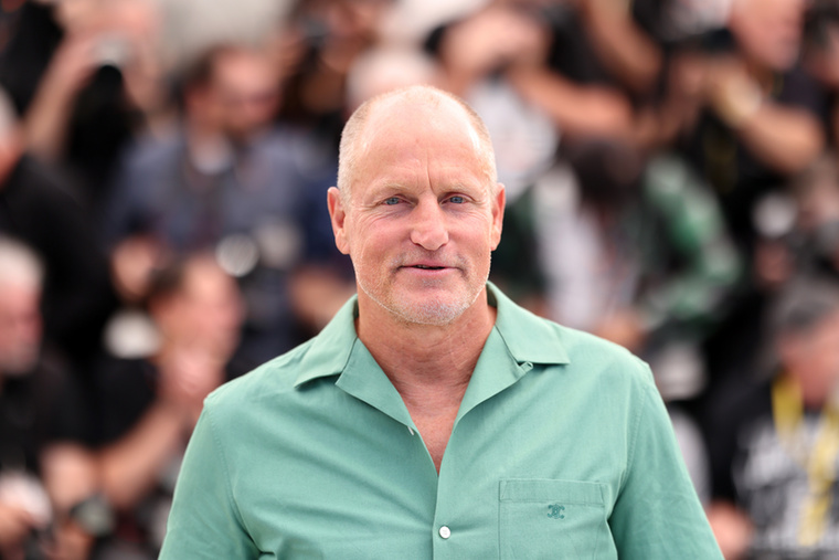 Woody HarrelsonWoody Harrelson nem egyszerűen hisz az UFO-k létezésében, de állítása szerint már látott is valamit