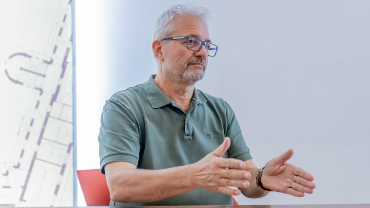 Az Iparművészeti Múzeum főigazgatója: Lázár János kijött hozzánk bútorokért, nem értettük