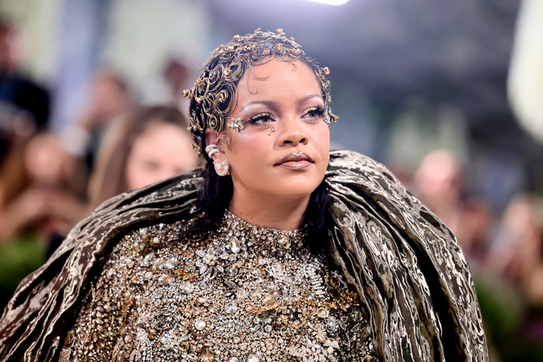 Rihanna – Fenty BeautyRihanna 2017-ben indította el a Fenty Beautyt, és rögtön az elején világossá tette, hogy nem egy sokadik celebes sminkmárkáról van szó