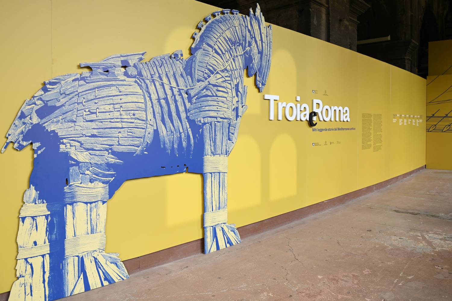 00-Exhibition of Trojan artefacts