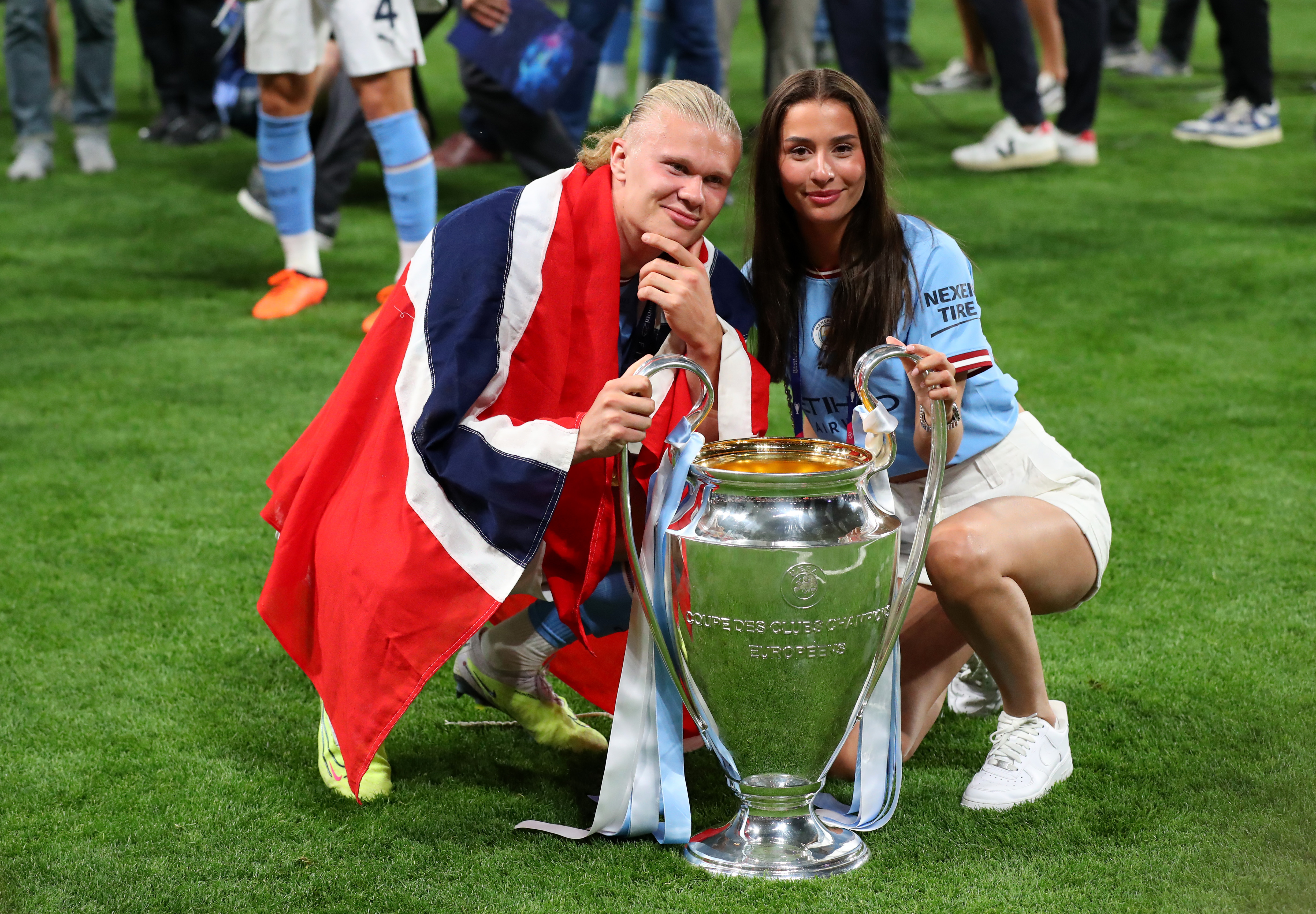 Kapcsolatukat meghatározza a futball iránt táplált szeretetük, Isabel nagy focirajongó, sőt, korábban ő is futballista volt - a közös rajongás hozta őket össze.