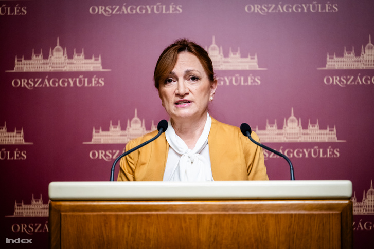Bujdosó Andrea