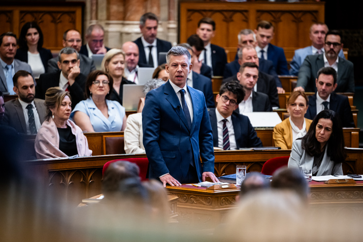 A parlament előtt Magyar Péterék egyik legvitatottabb javaslata