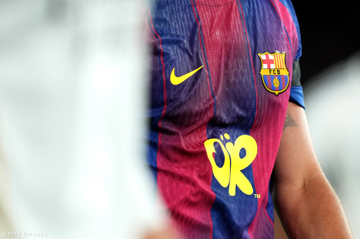 Az Olivia Rodrigo monogramjával ellátott mezt a májusi El Clásicón viselte a Barcelona.