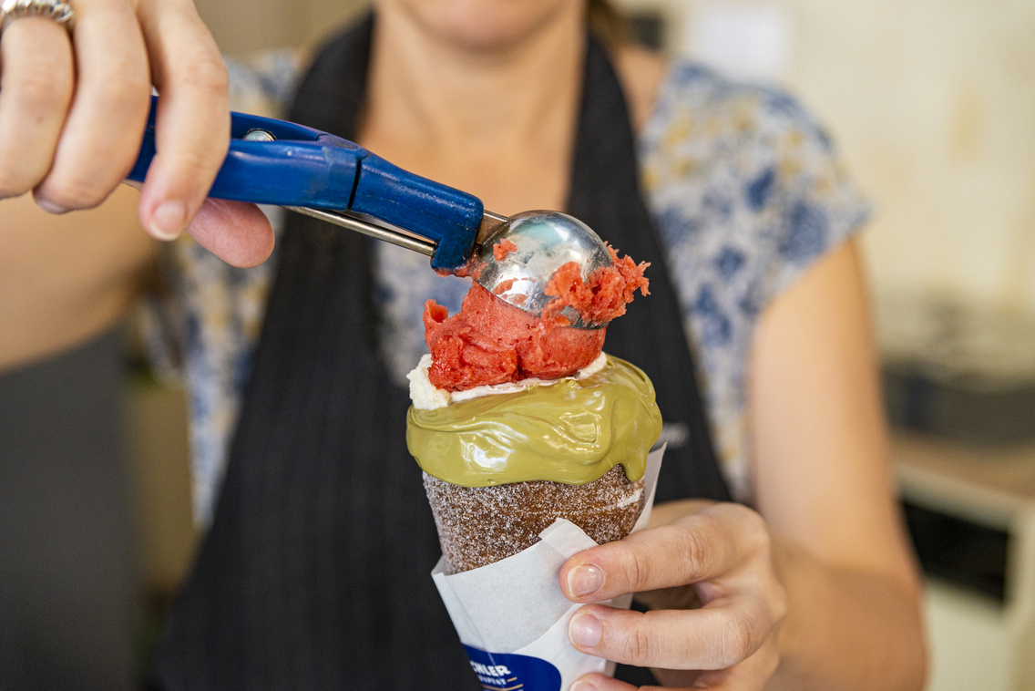 gelateria-pichler-nagy-fagyikorkep-2022-002-medgyesi-milan-20220