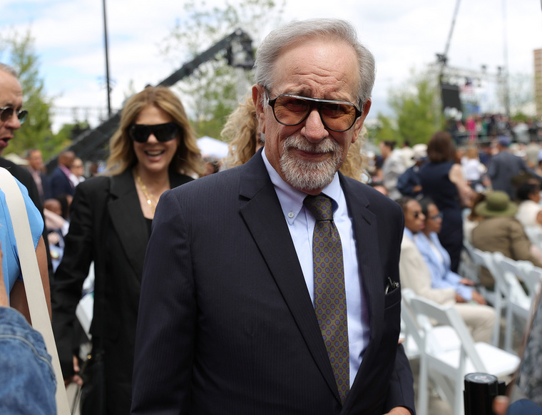 Steven SpielbergSteven Spielbergre aligha mondhatná bárki is, hogy ne lenne sikeres