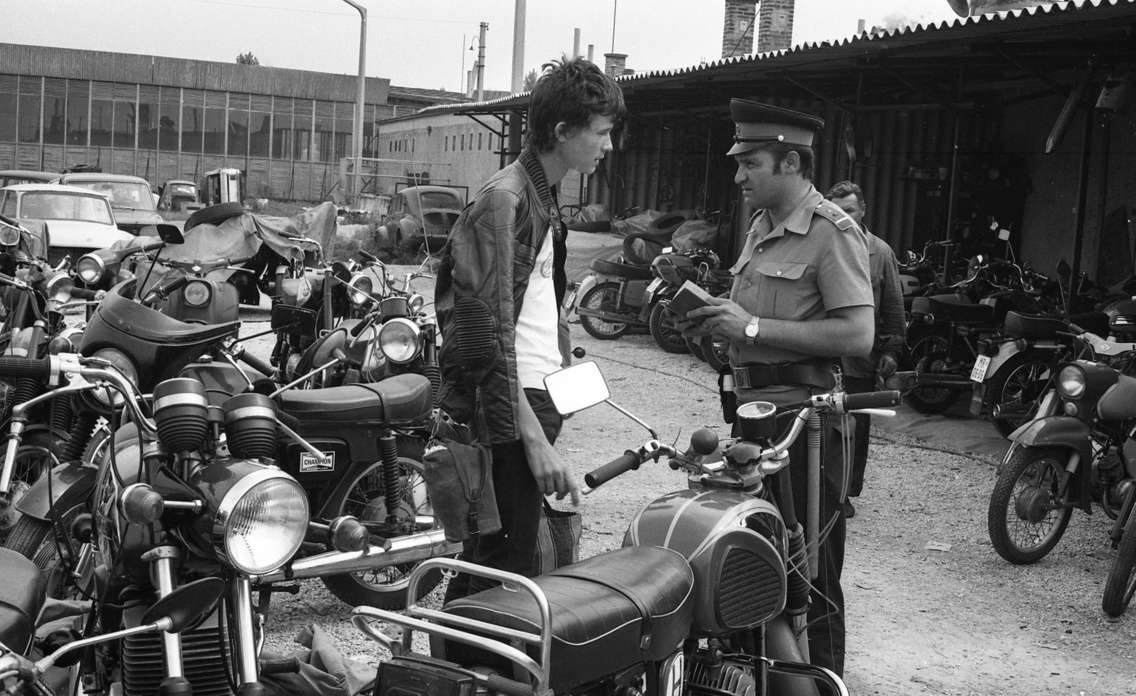 1982