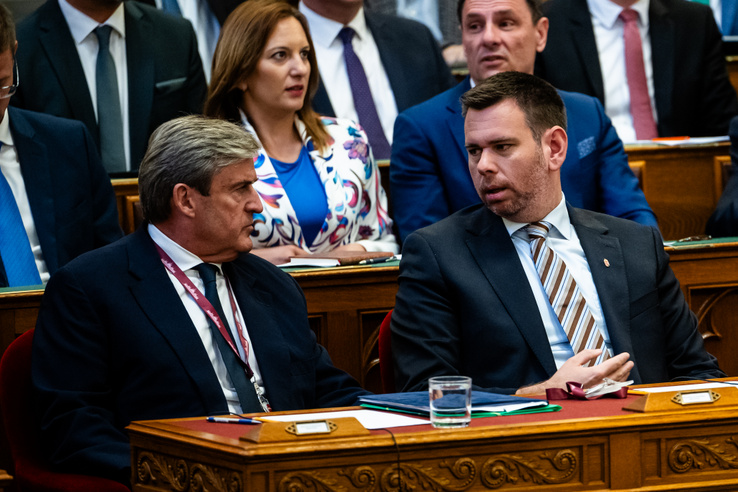 Magyar Péter jól használja Vitézy Dávidot, de Kapitány István tarolhat a háttérben