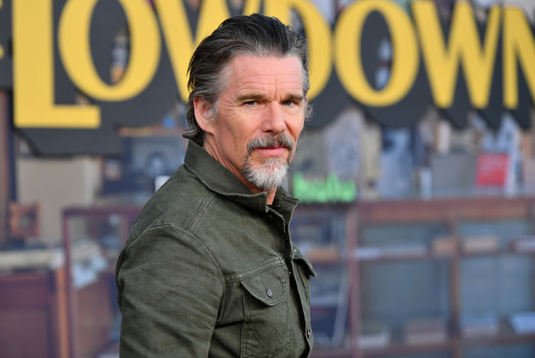 Ethan HawkeEthan Hawke öt Oscar-jelölést gyűjtött össze: hármat színészként, kettőt pedig a Mielőtt lemegy a Nap és a Mielőtt éjfélt üt az óra című filmekhez való írói hozzájárulását