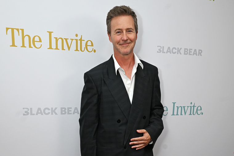 Edward NortonEdward Norton már az első nagyjátékfilmjével, a Legbelső félelemmel Oscar-jelölést kapott, ami elég erős belépő Hollywoodba