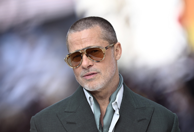 Brad PittBrad Pitt jelenléte elsőre váratlannak tűnhet, de azért van némi kapcsolódási pont közte, és az ifjú pár között