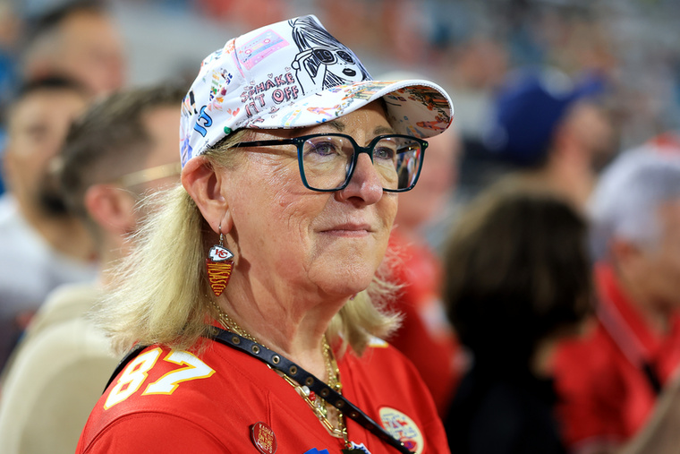Travis Kelce anyukája is megszólalt az esküvőrőlDonna Kelce szombaton adott interjút, amelyben természetesen fia világraszóló esküvője is szóba került