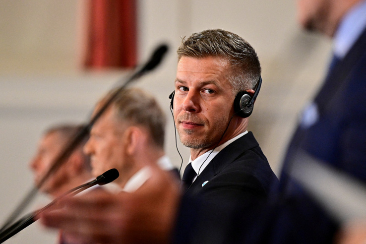 Magyar Péter robbanásveszélyes helyzetbe érkezik: Donald Trump előtt kell vizsgáznia