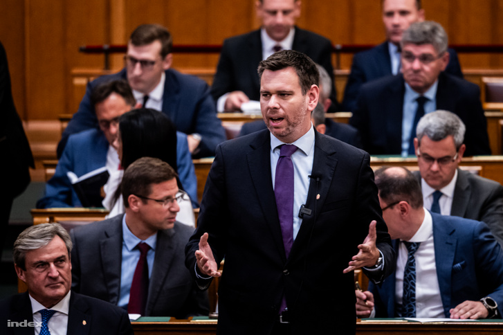 Vitézy Dávid 2026. július 6-án