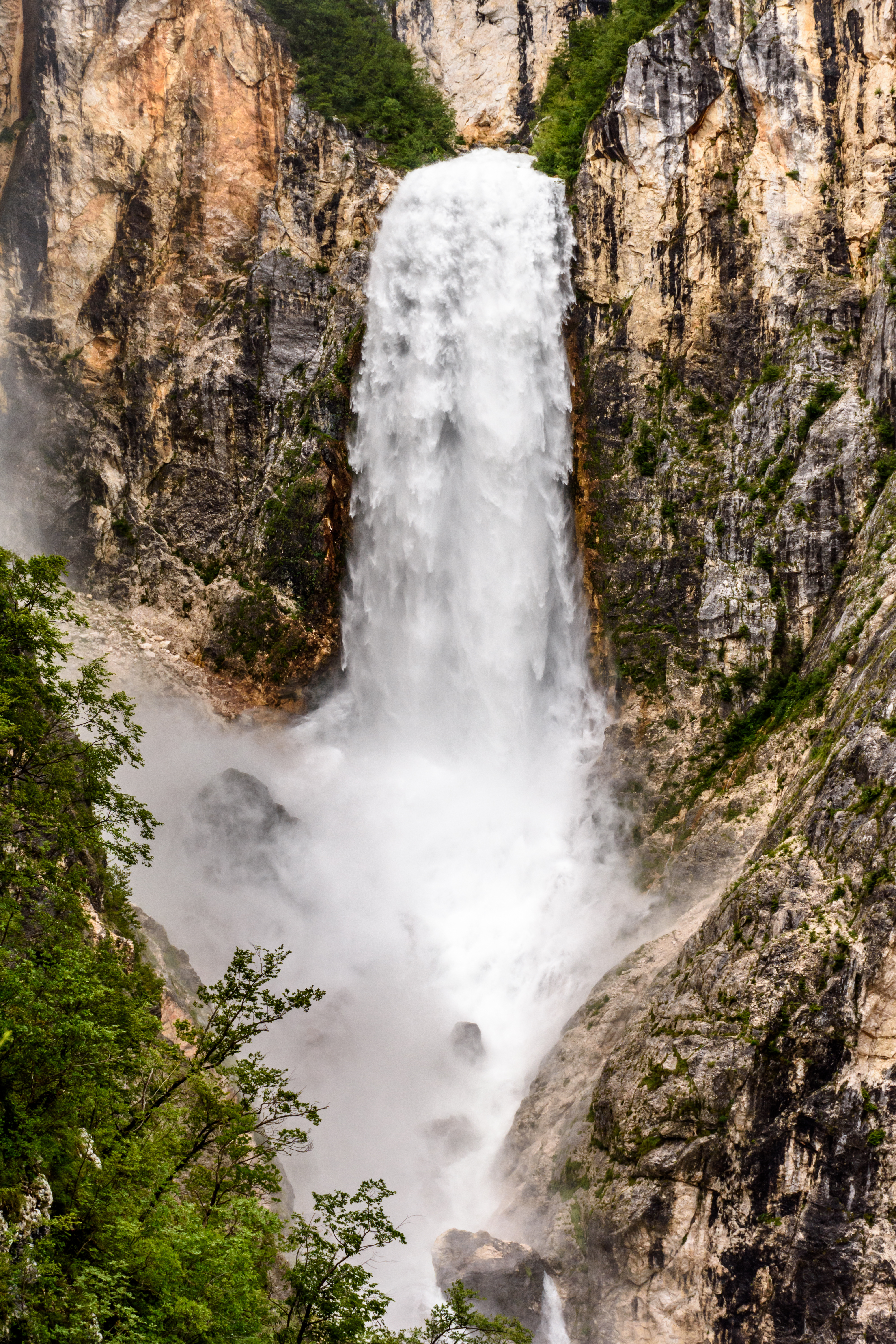 Boka Waterfall-Bovec-David Stulc Zornik-archive soca-valley.com