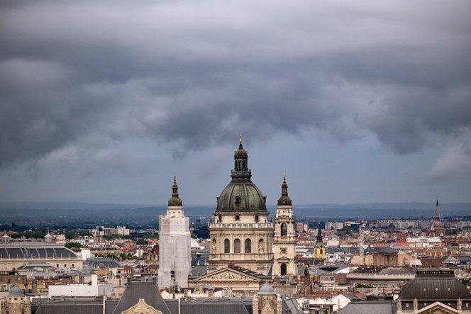 Itt a fordulat, zivatarok, jégeső és kettős front csap le a héten