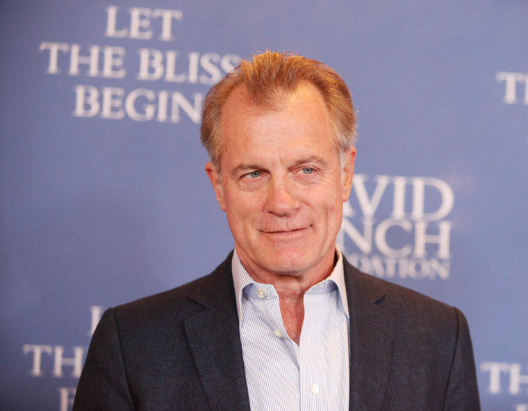 Stephen Collins – Hetedik mennyországStephen Collins a Hetedik mennyországban Camden tiszteletest alakította, vagyis egy olyan karaktert, akit a sorozat erkölcsi iránytűként kezelt