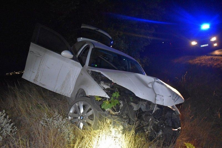 Sorakoztak a vodkás üvegek a BMW-ben a dunaföldvári balesetnél