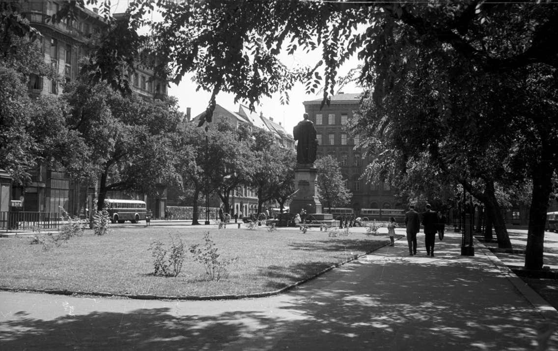 A tér az 50-es években