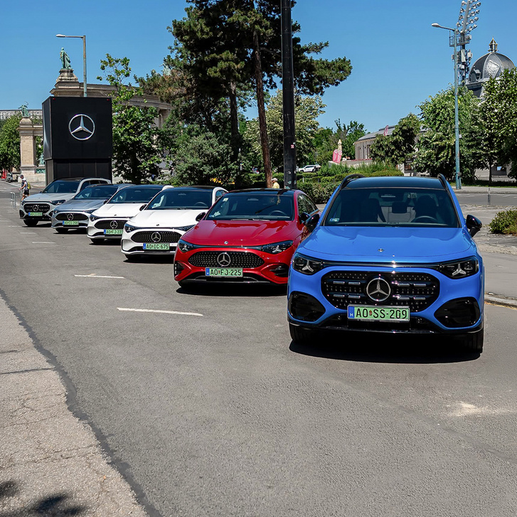 Egy modern Mercedes-Benz nemcsak eljuttat A pontból B pontba, hanem aktív résztvevője az utazásnak