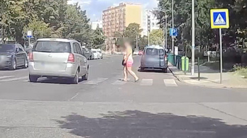 Zebrán akarta kivasalni a gyalogost, de neki állt feljebb