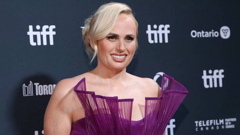 Rebel Wilson feleségével és két kislányával ritka közös fotón
