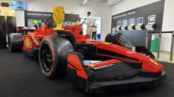 Élőben láttam egy F1-est, ami 400 ezer darabból áll
