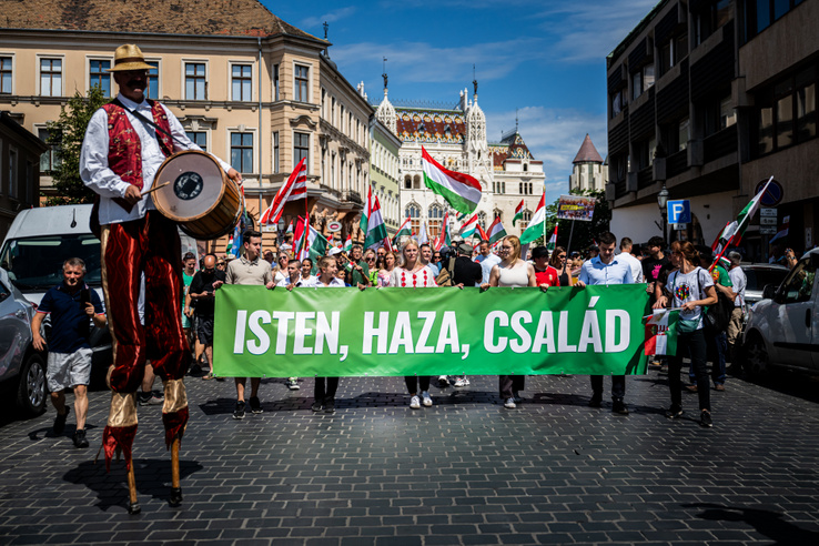 Megtartották a Családi büszkeség menetét Budapesten