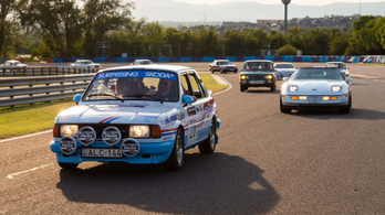 Veteránok, versenyautók és egy kör a Hungaroringen