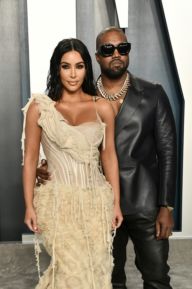 Kim KardashianAmikor Kanye West 2013-ban megkérte Kim Kardashian kezét, igazán látványos módját választotta az eljegyzésnek: egy hatalmas, 15 karátos, párnacsiszolású gyémántgyűrűvel lepte meg kedvesét, amely egyben Kardashian 33