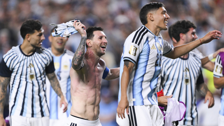 Nem győzött hálálkodni a legenda, miután Lionel Messi neki ajándékozta a meccsen viselt mezét