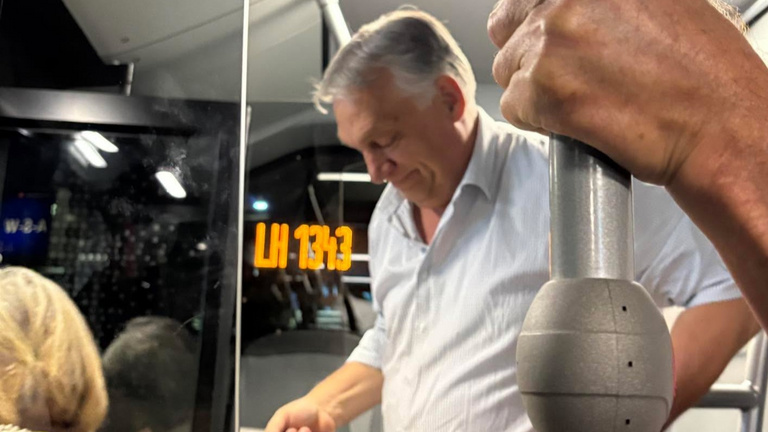 Orbán Viktorral Frankfurtban futottunk össze útban a vébére: Mi is voltunk a legjobbak, mégsem tudtunk nyerni