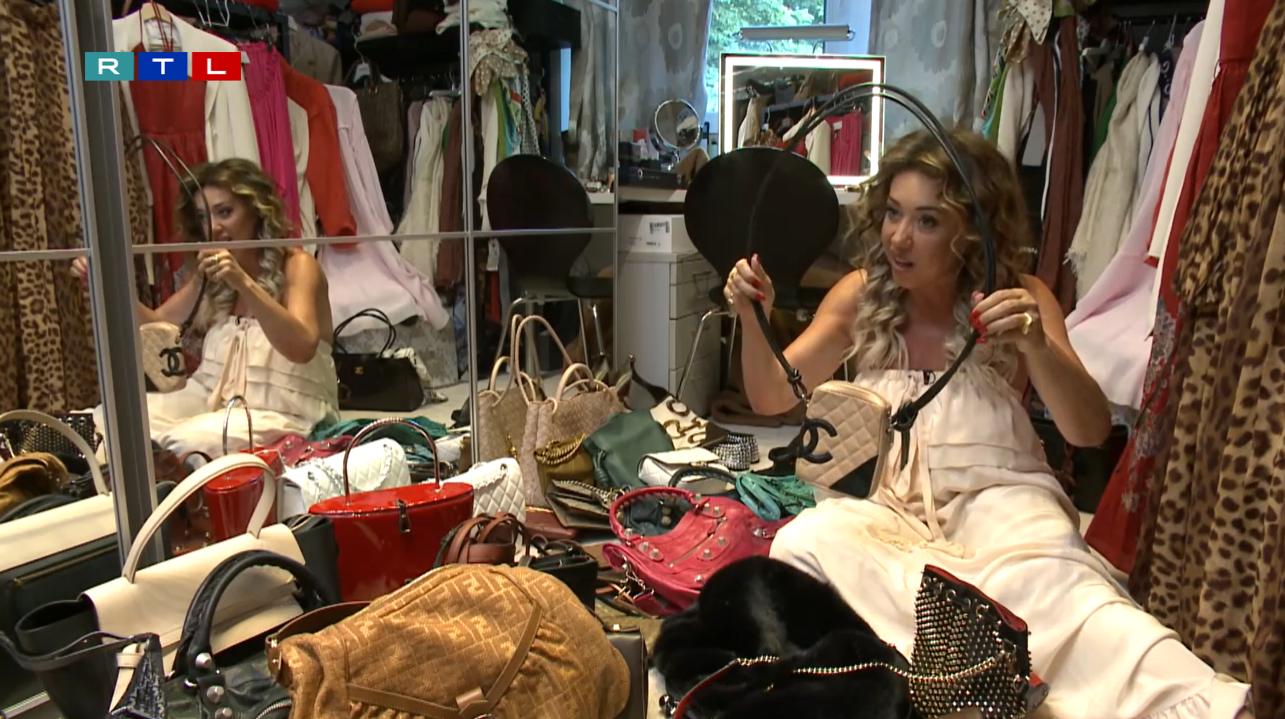 Tóth Ildikó luxustáskái.png
