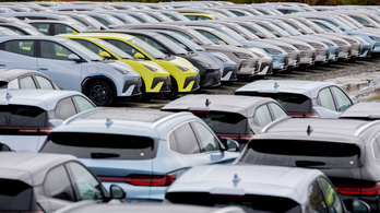 Kína egy részén 2030-ig betiltják a belső égésű motoros autókat