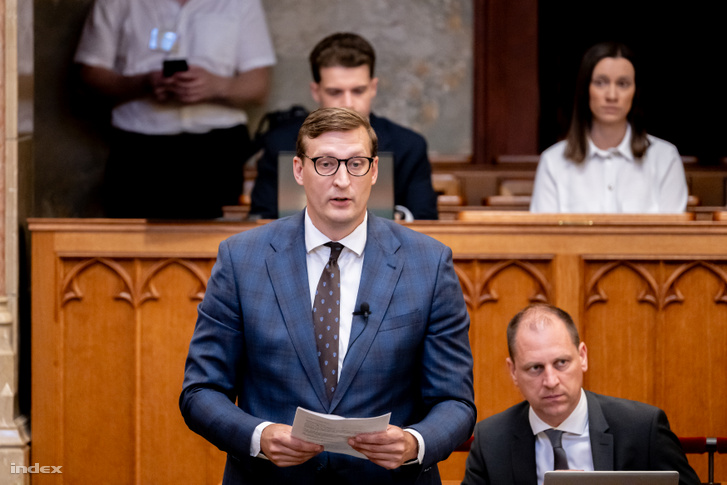 Panyi Miklós beszél az Országgyűlés ülésén 2026. június 9-én