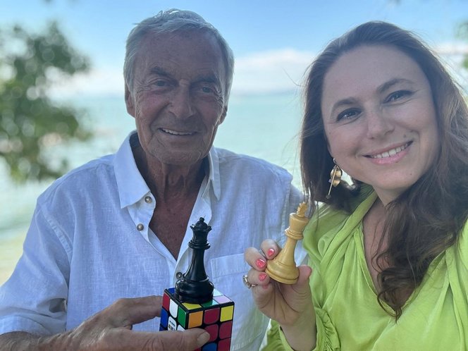 Két magyar legenda egy képen, Polgár Judit így köszöntötte Rubik Ernőt