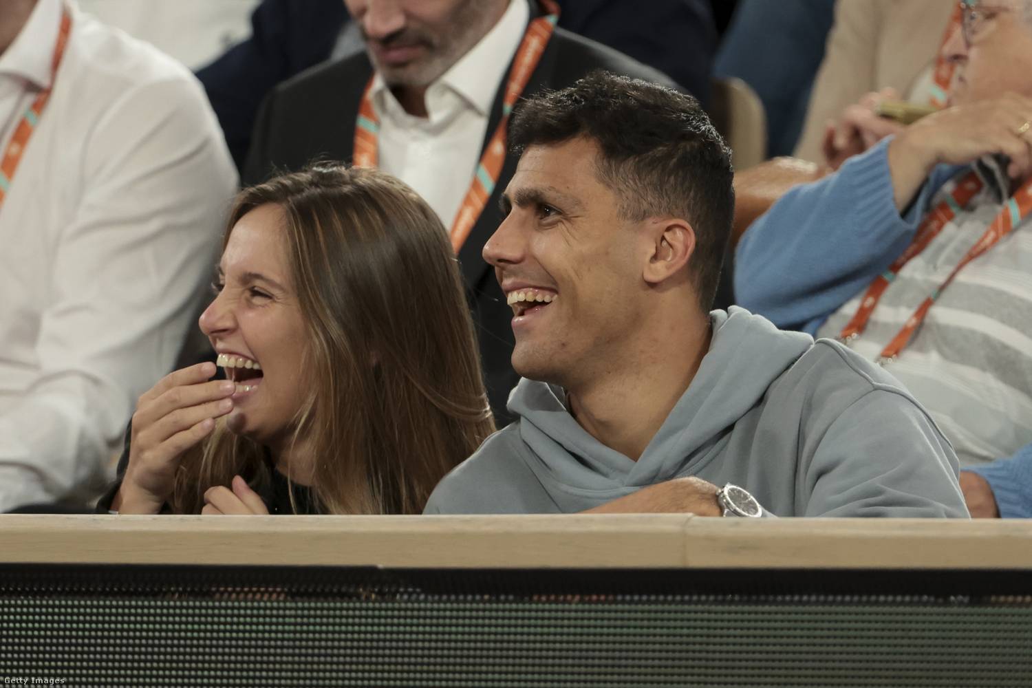 Rodrigo Hernández és Laura Iglesias a Roland-Garros versenyen 2024-ben.