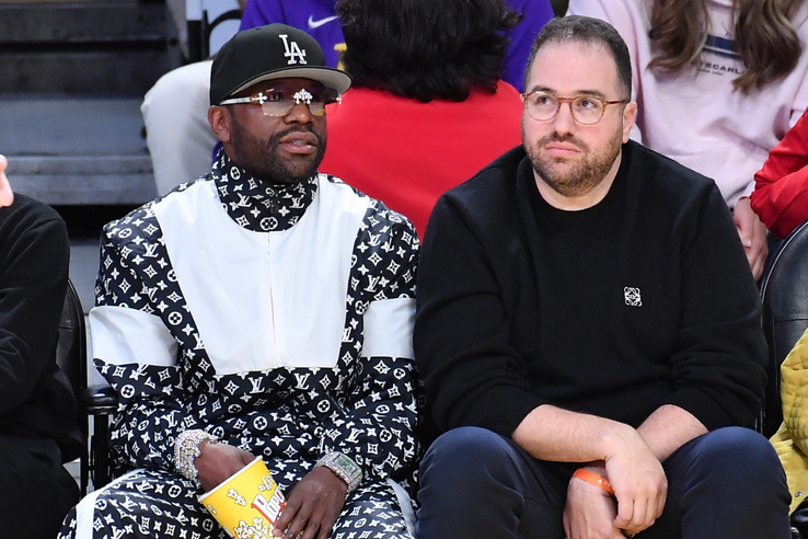 „Robin Hood” 55 milliárd forintnyit lophatott Floyd Mayweather sztárbokszolótól