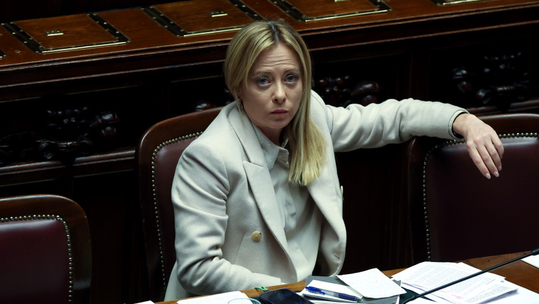 Súlyos parlamenti vereséget szenvedett Giorgia Meloni, káosz tört ki az olasz parlamentben