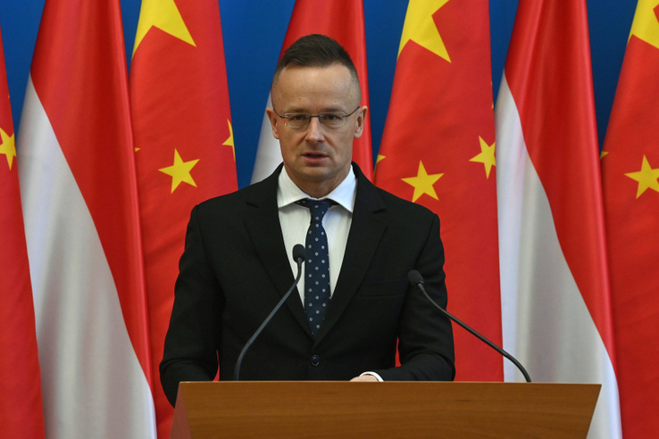 Tízmilliárdokba kerülhetett a magyar adófizetőknek Szijjártó Péter új munkahelye