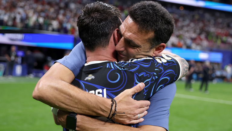 Messiék edzője lehetetlen helyzetbe került: vagy a hazájának, vagy a feleségének okoz vasárnap óriási fájdalmat