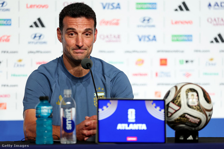 Scaloni az elődöntő utáni sajtótájékoztatón