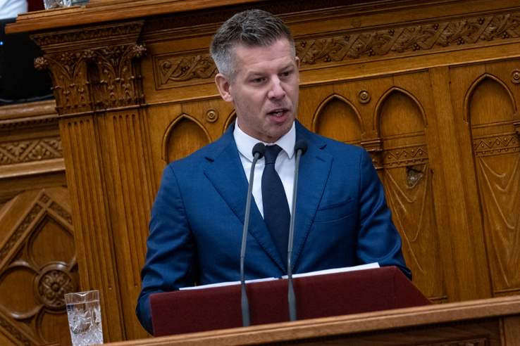 Néhány nap és lejár a Magyar Péter által szabott határidő: a magyarok kockára tehetik az uniós milliárdokat