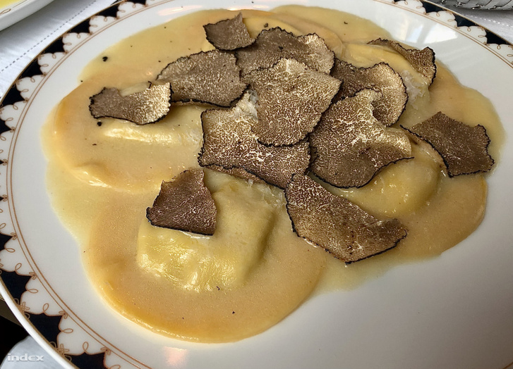 Ravioli di ricotta al tartufo