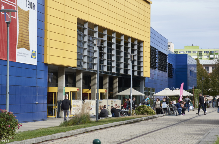 Az IKEA áruház épülete az Örs vezér terén