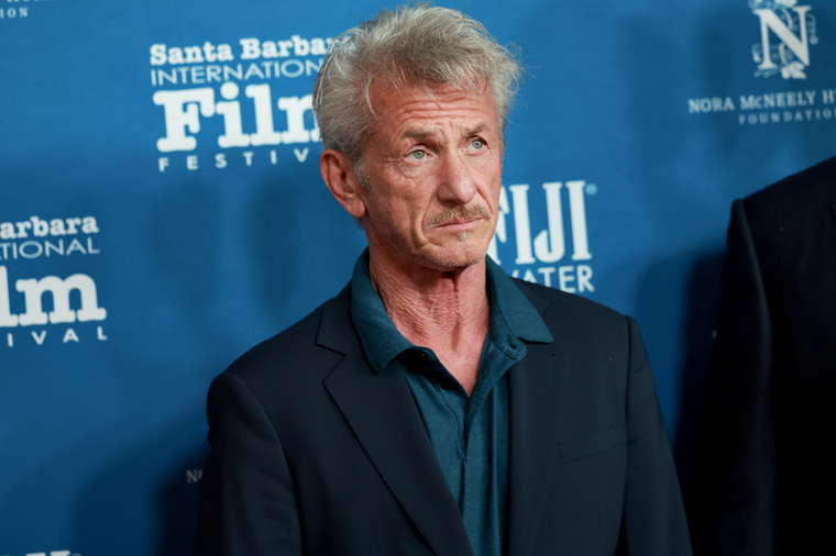 Sean PennSean Pennt 1987-ben tartóztatták le, miután megütött egy statisztát a Colors című film forgatásán