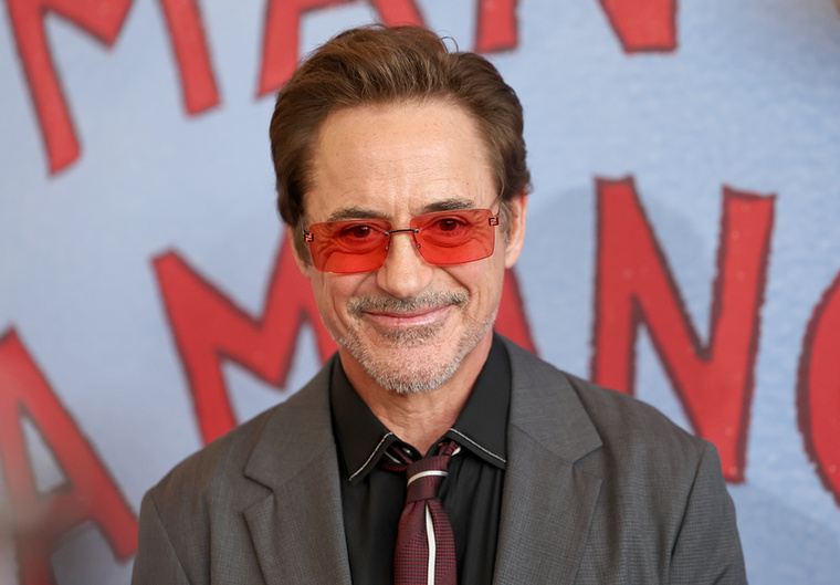 Robert Downey Jr.Mielőtt Vasemberként világhírű lett volna, Robert Downey Jr.-nak komoly jogi problémái akadtak a kilencvenes években