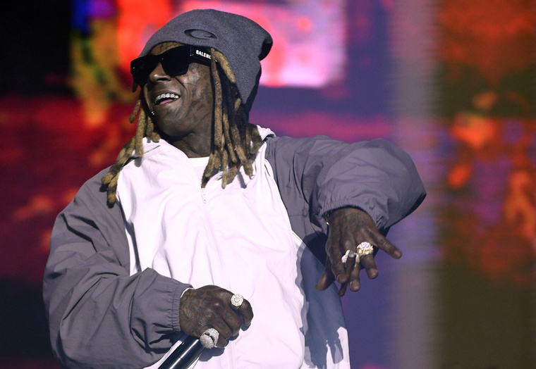Lil WayneLil Wayne 2010 novemberében szabadult a New York-i Rikers Island börtönből, ahol nyolc hónapot töltött illegális fegyvertartás miatt