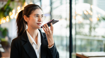 Megérkezett a főnökök álma, amitől rettegtek a dolgozók: olyan munkatársak érkeznek, akik bér nélkül dolgoznak